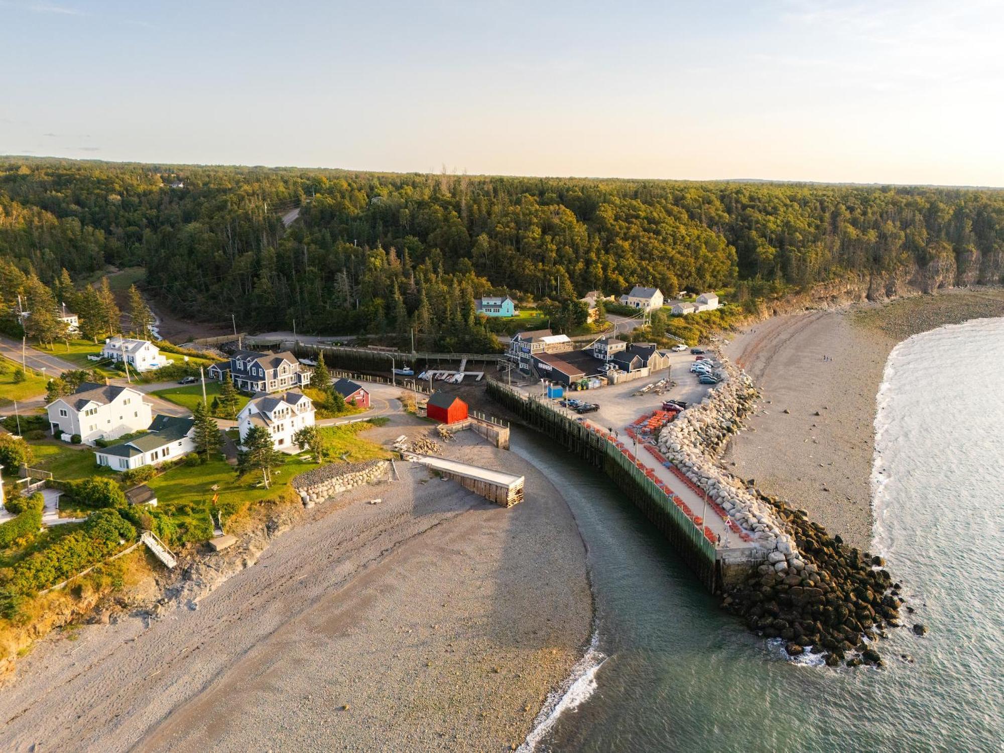Tides Inn Guest Suites Halls Harbour Buitenkant foto